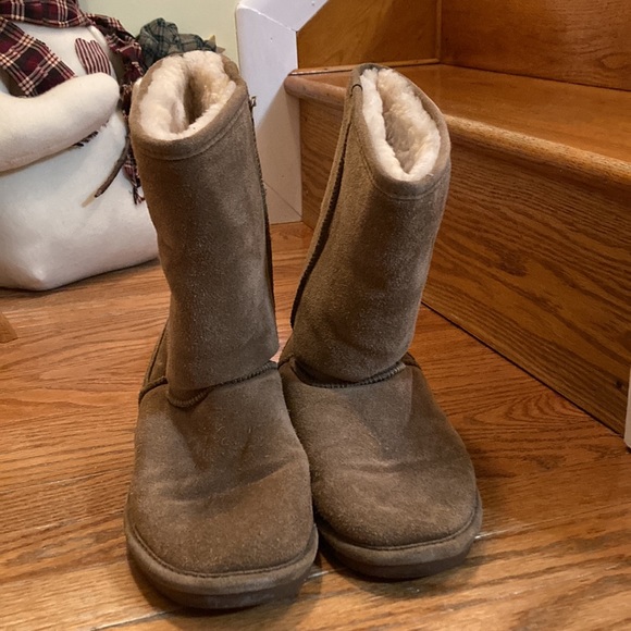 Women’s Bearpaw boots - Picture 2 of 7